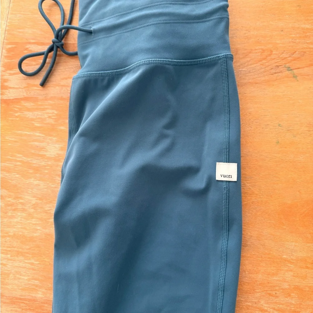 Vuori Tidal Wave Daily Leggings - Picture 4 of 5